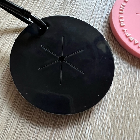 NEW - Dog Waste Bag Leash Holder - Hands Free Poop Holder - Black - Picture 5 of 7